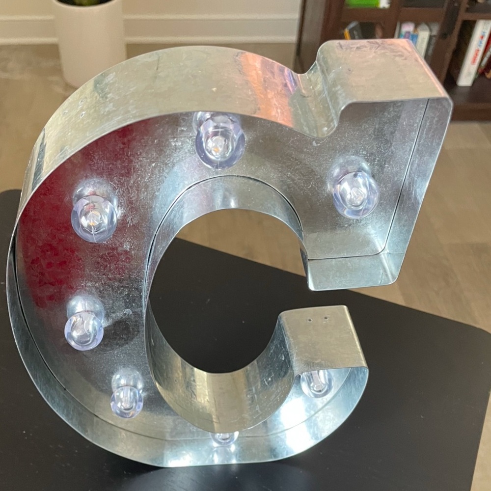 EUC Silver Marquee Light Letter “C” LED Metal Sign (8 Inch, Battery Operated - Picture 3 of 14